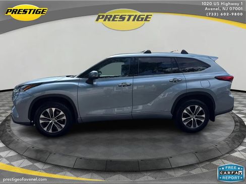Used 2021 Toyota Highlander XLE AWD/4WD image 8