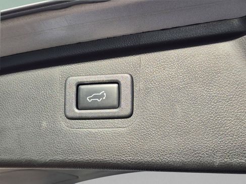 Used 2019 Subaru Outback 2.5i Limited AWD/4WD image 10