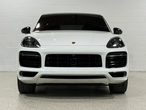 Used 2022 Porsche Cayenne GTS AWD/4WD image 3
