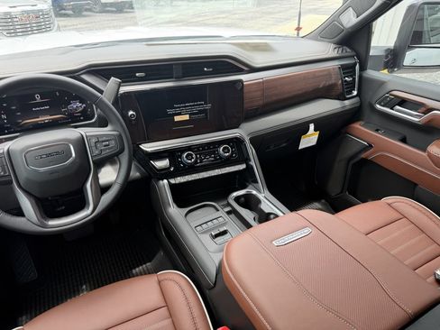 New 2026 GMC Sierra 2500 Denali Ultimate AWD/4WD image 16