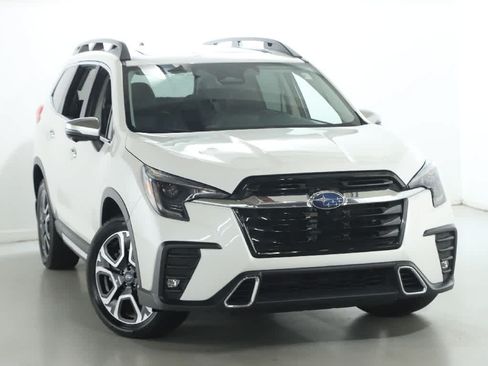Certified 2023 Subaru Ascent Touring AWD/4WD image 2