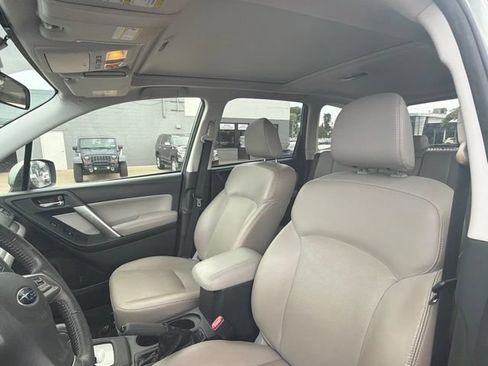 Used 2015 Subaru Forester 2.5i Limited AWD/4WD image 6