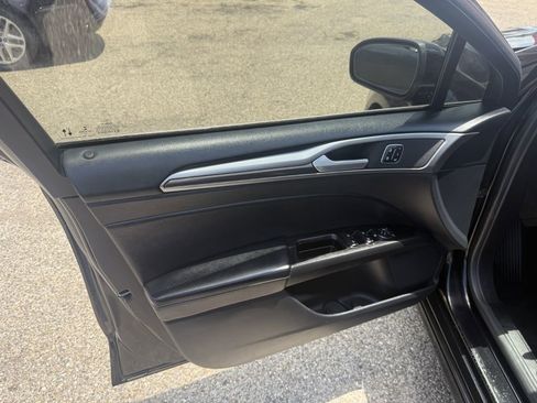 Used 2020 Ford Fusion SEL image 7