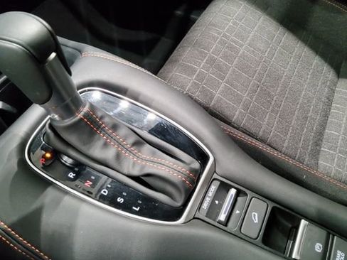 Certified 2025 Honda HR-V Sport image 23
