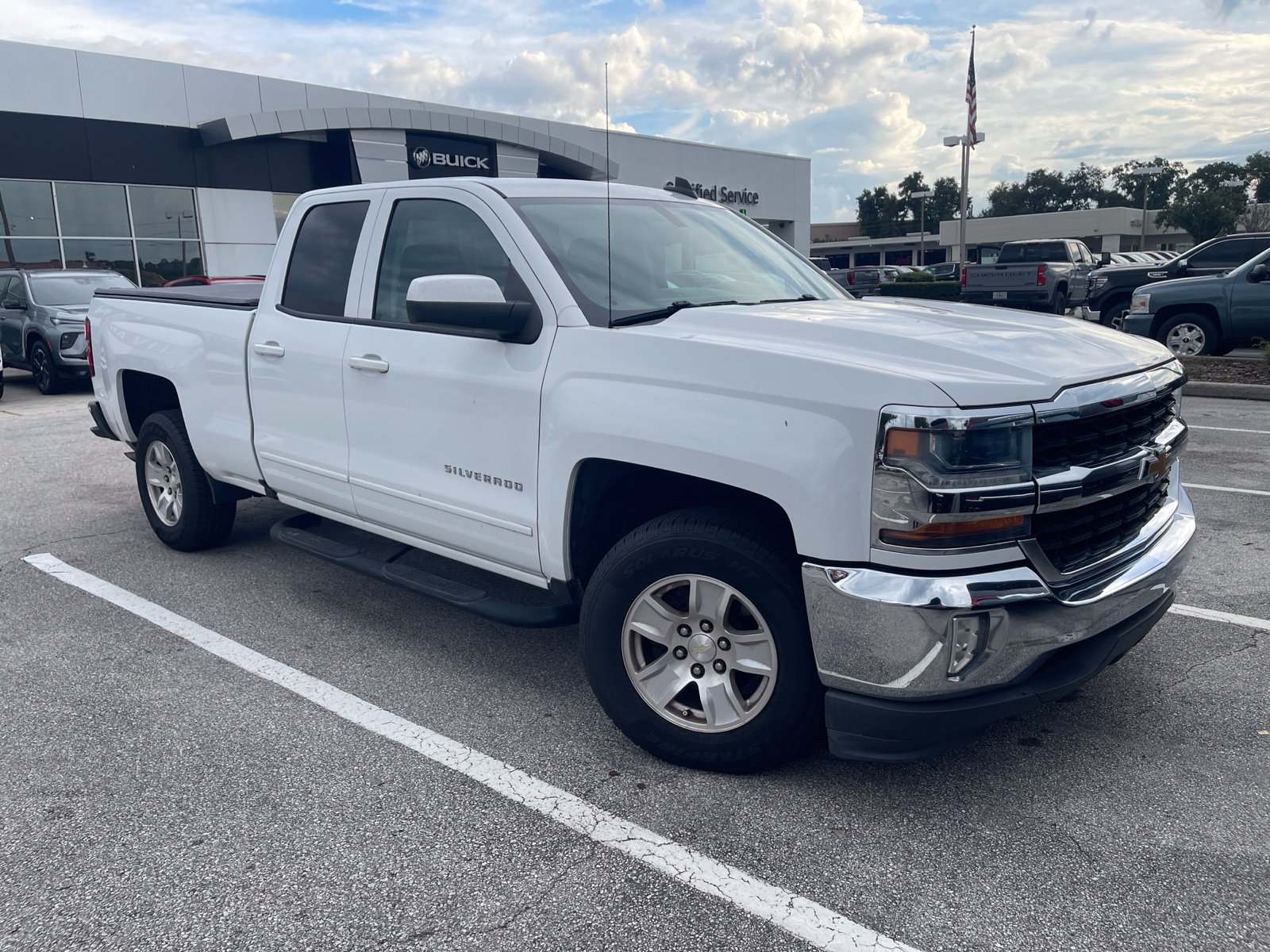 Used 2017 Chevrolet Silverado 1500 LT w/ All Star Edition RWD image 8