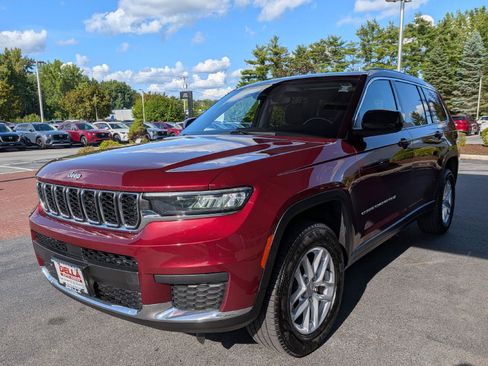 Used 2022 Jeep Grand Cherokee L Laredo w/ Luxury Tech Group I AWD/4WD image 4