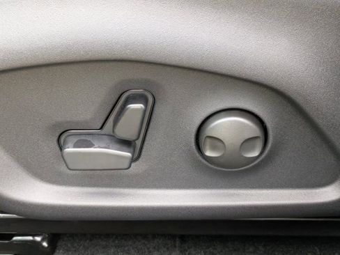 New 2026 Jeep Compass Latitude AWD/4WD image 18