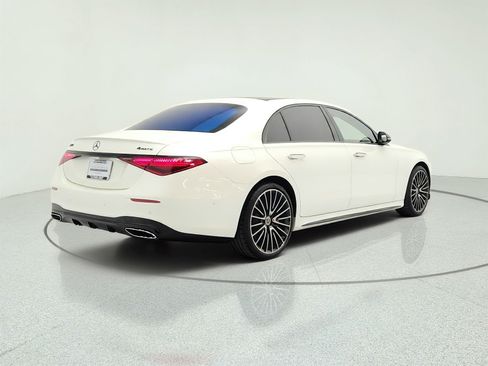 Used 2022 Mercedes-Benz S 580 4MATIC Sedan w/ AMG Line Package image 5
