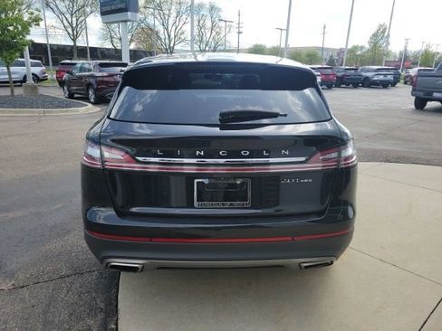 Used 2019 Lincoln Nautilus Select AWD/4WD image 11