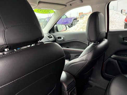 Used 2020 Jeep Compass Trailhawk image 32