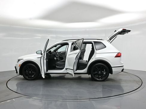 Used 2022 Volkswagen Tiguan SE R-Line FWD image 34