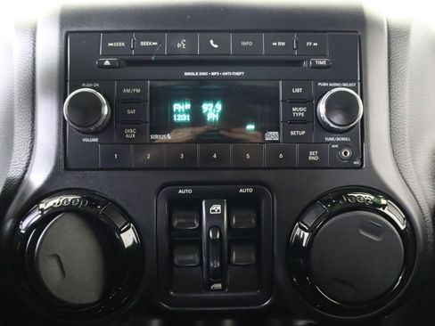 Used 2014 Jeep Wrangler Altitude image 23