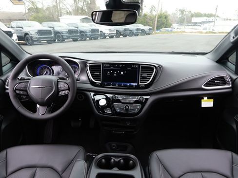 New 2026 Chrysler Pacifica Select w/ S Appearance Package image 34