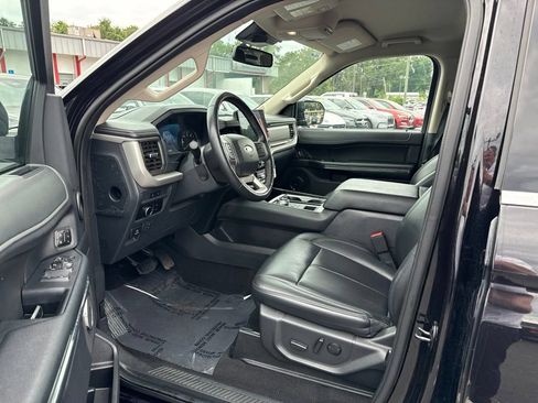 Used 2024 Ford Expedition XLT RWD image 9
