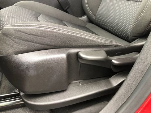 Used 2023 GMC Terrain SLE image 19