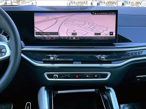 Used 2025 BMW X6 xDrive40i w/ Executive Package image 7