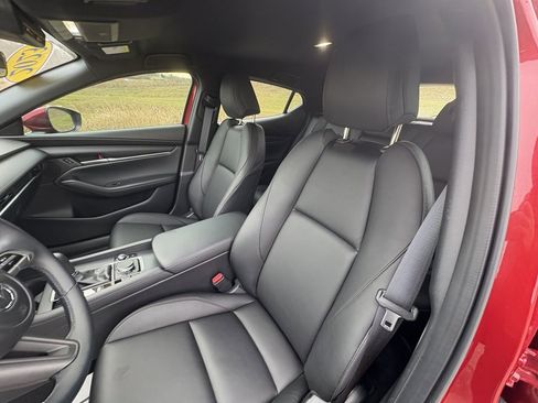 Used 2023 MAZDA MAZDA3 s image 34