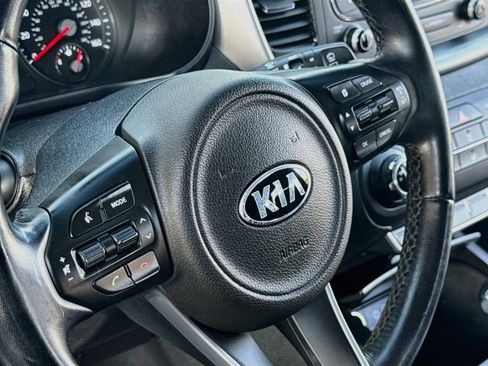 Used 2016 Kia Sorento FWD w/ LX Convenience Package image 12