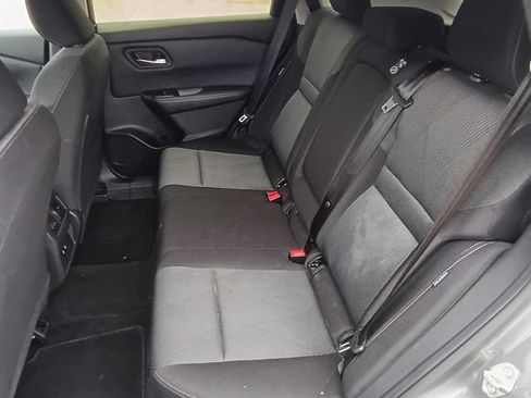 Used 2024 Nissan Rogue SV image 17