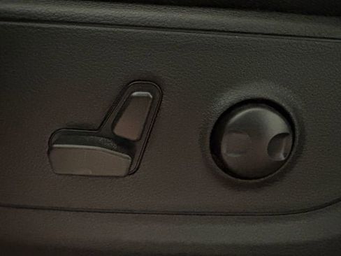 Used 2024 RAM 1500 Big Horn image 14