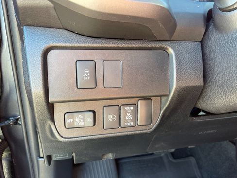 Used 2021 Toyota Tacoma TRD Off-Road AWD/4WD image 28