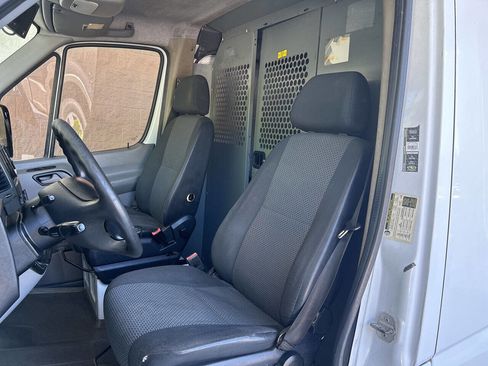 Used 2013 Mercedes-Benz Sprinter 2500 image 9