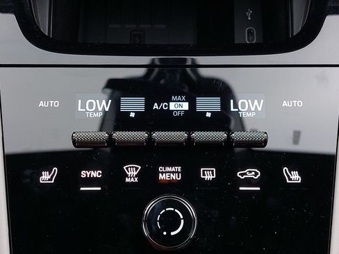 Certified 2026 Porsche Cayenne AWD/4WD image 23