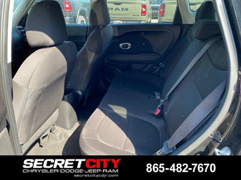 Used 2018 Kia Soul FWD image 10