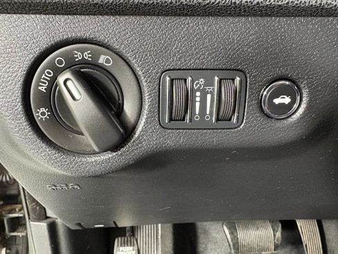 Used 2012 Dodge Charger SE image 26