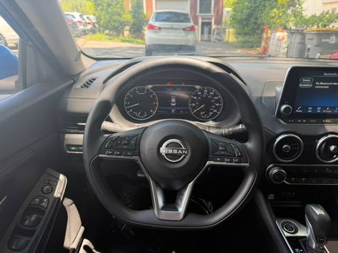 Used 2025 Nissan Sentra SV FWD image 10