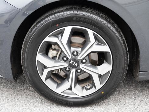 Used 2021 Kia Forte LXS FWD image 15