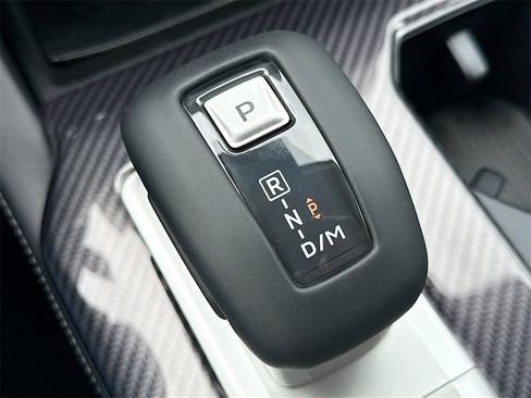 New 2025 Mitsubishi Outlander SE image 17