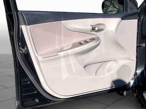 Used 2012 Toyota Corolla LE image 19