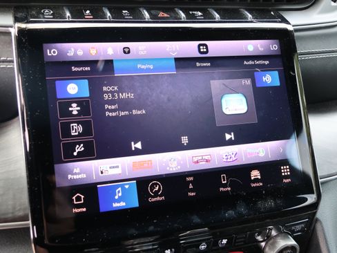 Used 2022 Jeep Grand Cherokee L Overland w/ MOPAR Finishing Package AWD/4WD image 23
