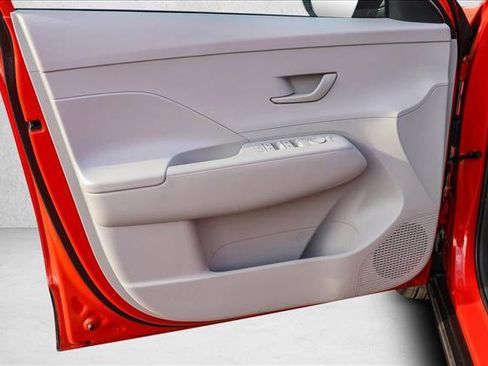 Certified 2025 Hyundai Kona SEL image 12