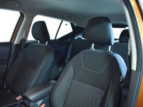 Used 2023 Nissan Kicks SV FWD image 10