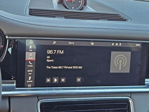 Used 2019 Porsche Panamera image 15