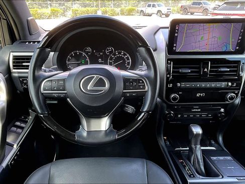 Used 2023 Lexus GX 460 Premium w/ Premium Package image 6