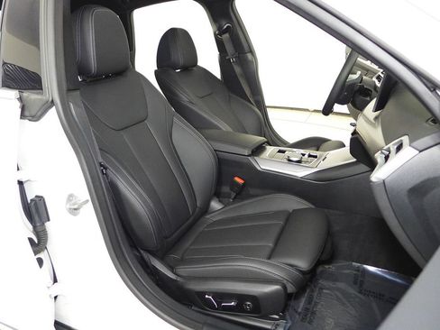 Used 2025 BMW i4 eDrive40 w/ Premium Package RWD image 19