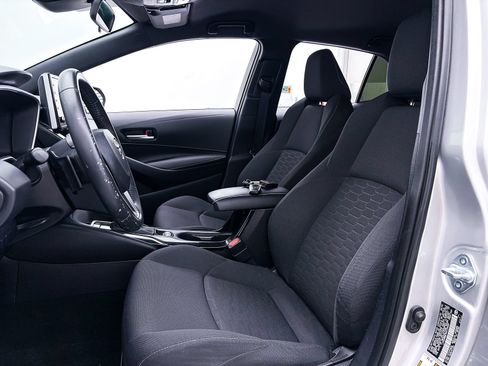 Used 2021 Toyota Corolla SE FWD image 17