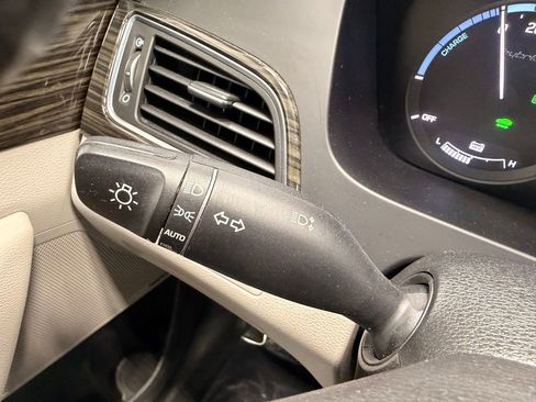 Used 2017 Hyundai Sonata Limited w/ Ultimate Package 02 FWD image 31