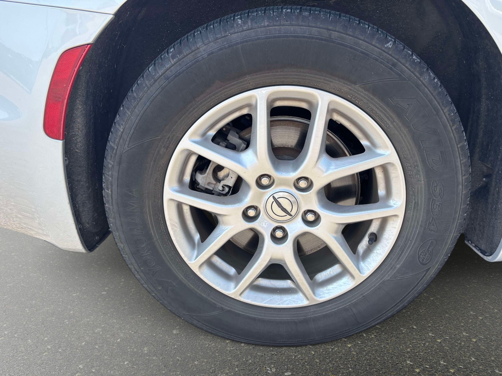 Used 2024 Chrysler Pacifica Touring-L FWD image 8
