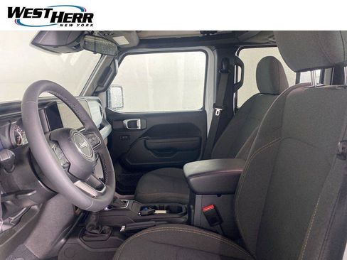 Used 2026 Jeep Wrangler Unlimited Sport AWD/4WD image 15