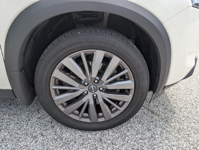 Used 2024 Nissan Pathfinder SL w/ SL Premium Package AWD/4WD image 9