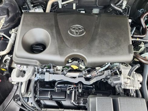 Used 2025 Toyota RAV4 XLE FWD image 30
