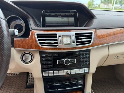 Used 2015 Mercedes-Benz E 400 Sedan image 19