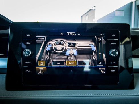 New 2026 Volkswagen Taos SE FWD image 6