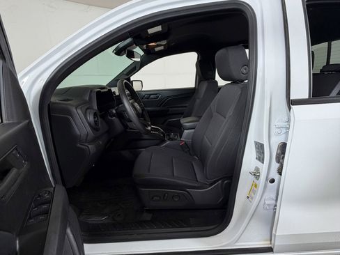 Used 2024 Chevrolet Colorado Trail Boss AWD/4WD image 8