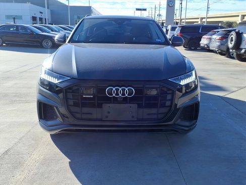 Used 2019 Audi Q8 Prestige w/ Luxury Package image 2