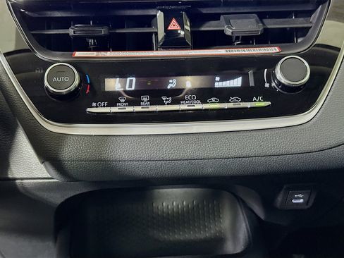 Certified 2025 Toyota Corolla LE FWD image 22